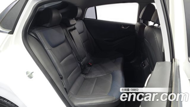 Hyundai Ioniq Hybrid N 2017 — фото 11