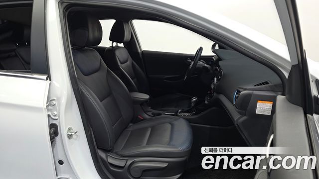 Hyundai Ioniq Hybrid N 2017 — фото 26