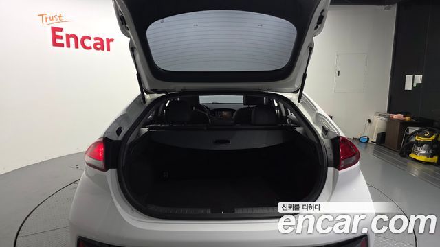 Hyundai Ioniq Hybrid N 2017 — фото 32