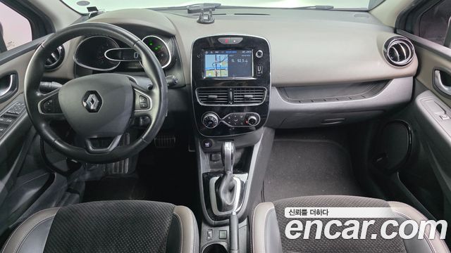 Renault Korea Clio Intens 2019 — фото 7