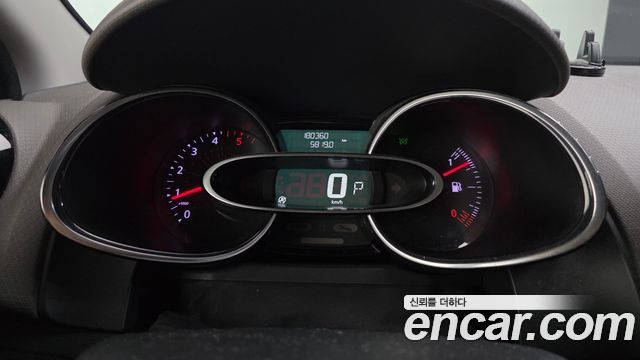 Renault Korea Clio Intens 2019 — фото 8