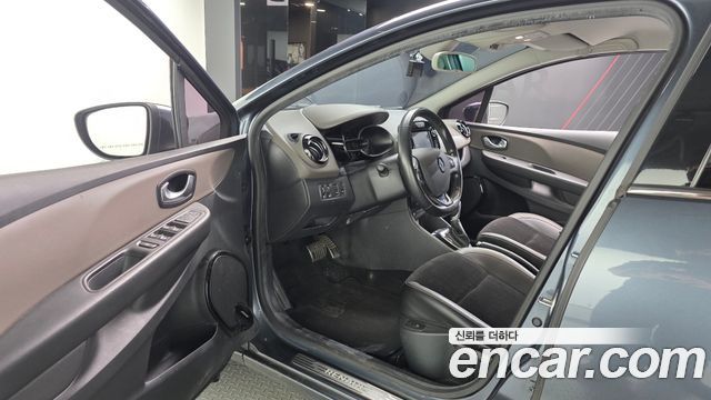 Renault Korea Clio Intens 2019 — фото 10