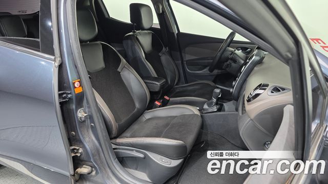Renault Korea Clio Intens 2019 — фото 11