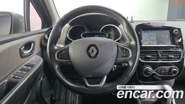 Renault Korea Clio Intens 2019 — фото 13