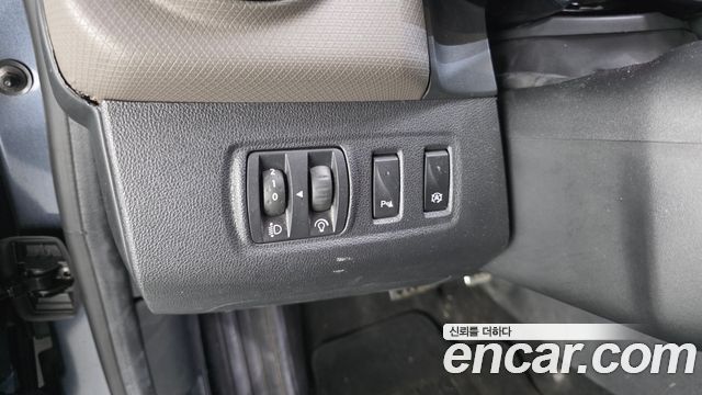Renault Korea Clio Intens 2019 — фото 17