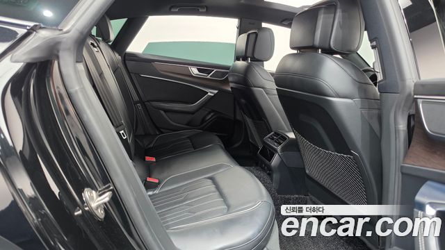 Audi A7 (4K) 55 TFSI Quattro Premium 2022 — фото 11
