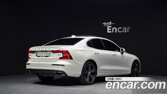 Volvo S60 (III) B5 Inscription 2021 — фото 2