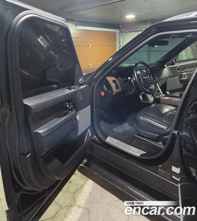 Land Rover Range Rover (IV) 4.4 SDV8 Vogue SE DIESEL 2018 — фото 6