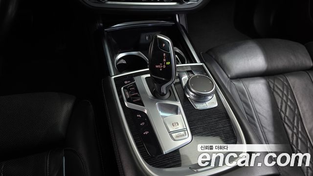 BMW 7 Series (G11) 740Li xDrive M Sport Package 2018 — фото 9