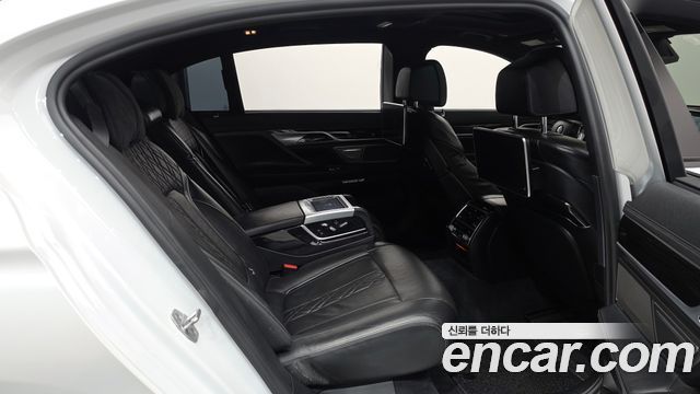 BMW 7 Series (G11) 740Li xDrive M Sport Package 2018 — фото 11