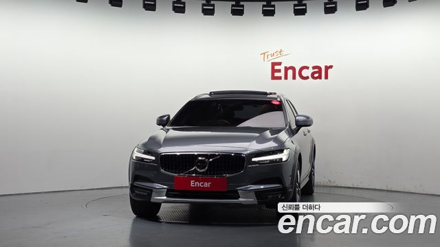 Volvo V90 Cross Country D5 PRO AWD 2018 — фото 3
