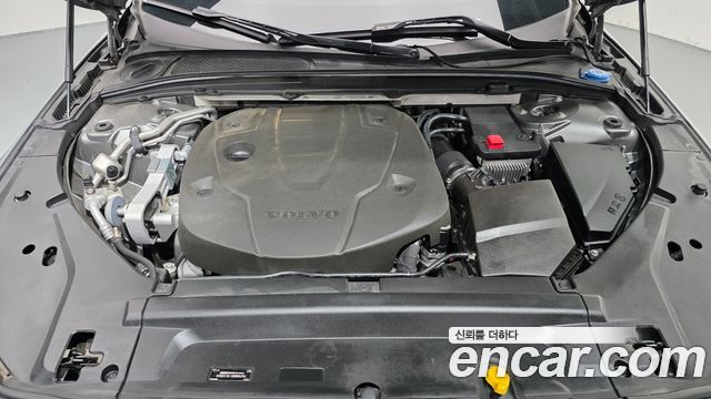 Volvo V90 Cross Country D5 PRO AWD 2018 — фото 6