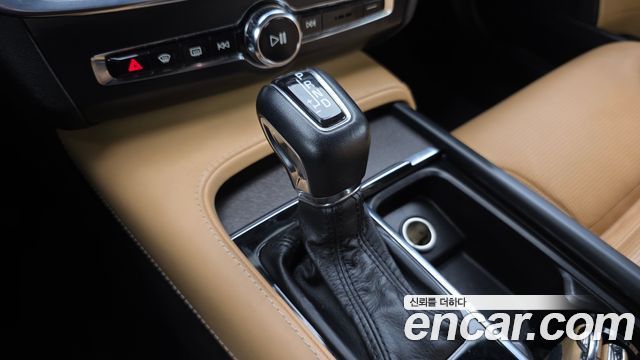 Volvo V90 Cross Country D5 PRO AWD 2018 — фото 9