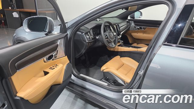 Volvo V90 Cross Country D5 PRO AWD 2018 — фото 10