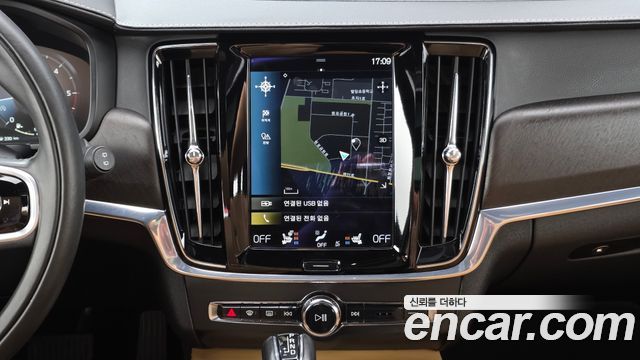 Volvo V90 Cross Country D5 PRO AWD 2018 — фото 12