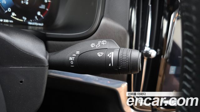 Volvo V90 Cross Country D5 PRO AWD 2018 — фото 27