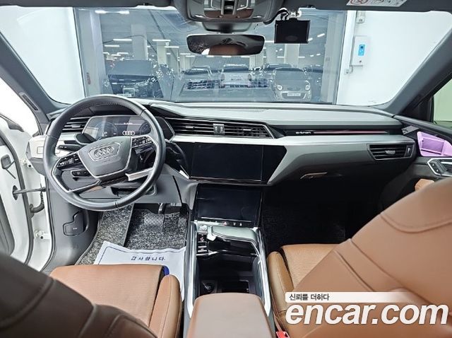 Audi e-tron 55 Quattro 2020 — фото 7