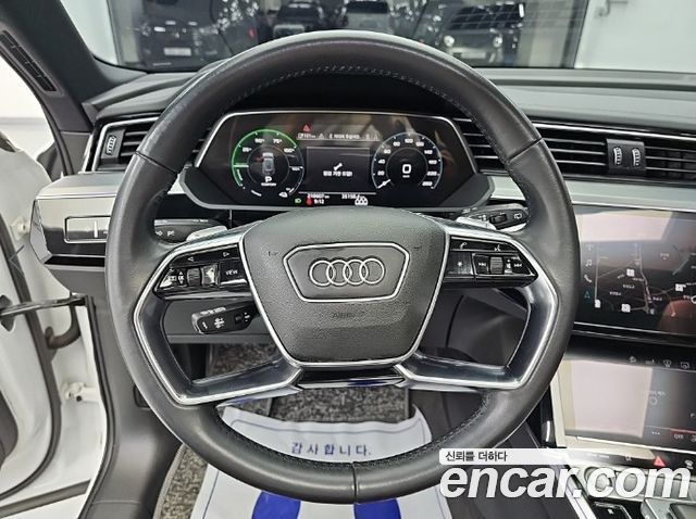 Audi e-tron 55 Quattro 2020 — фото 9