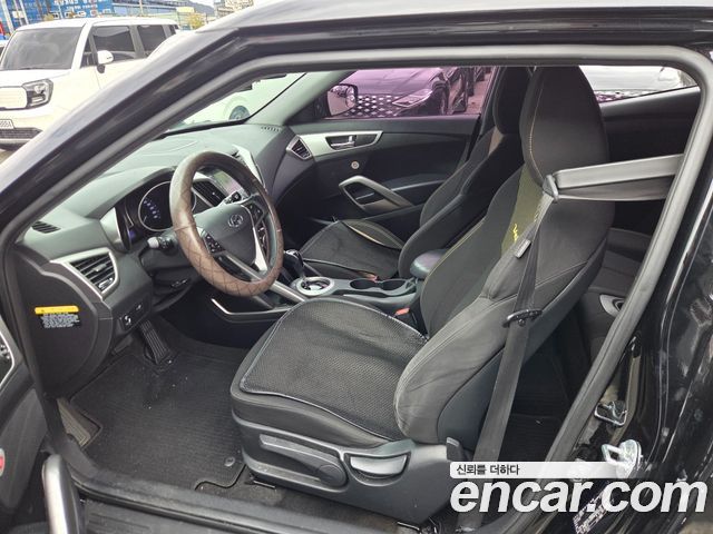 Hyundai Veloster 1.6 Younique 2016 — фото 6