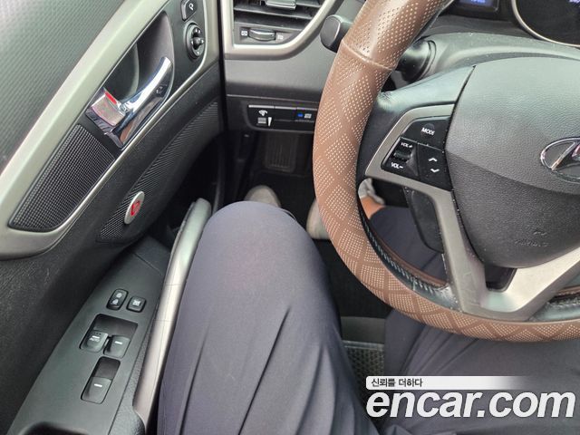Hyundai Veloster 1.6 Younique 2016 — фото 16