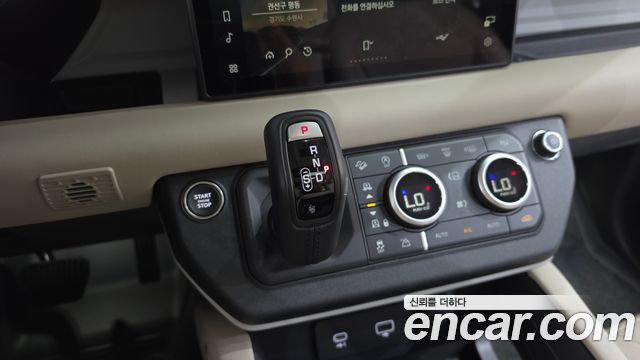 Land Rover Defender (L663) 110 D250 SE 2024 — фото 9