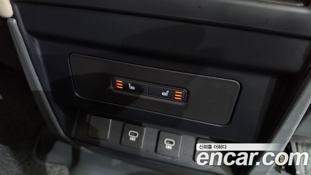 Land Rover Defender (L663) 110 D250 SE 2024 — фото 15