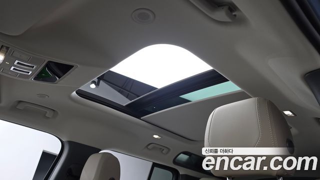 Land Rover Defender (L663) 110 D250 SE 2024 — фото 19
