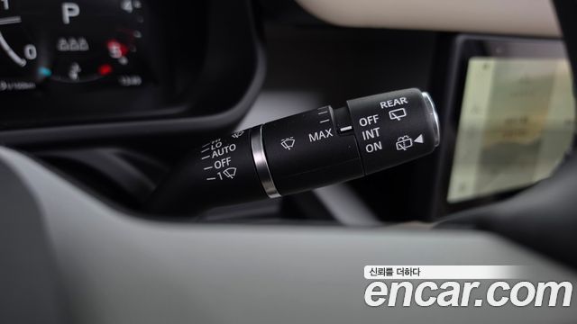 Land Rover Defender (L663) 110 D250 SE 2024 — фото 29