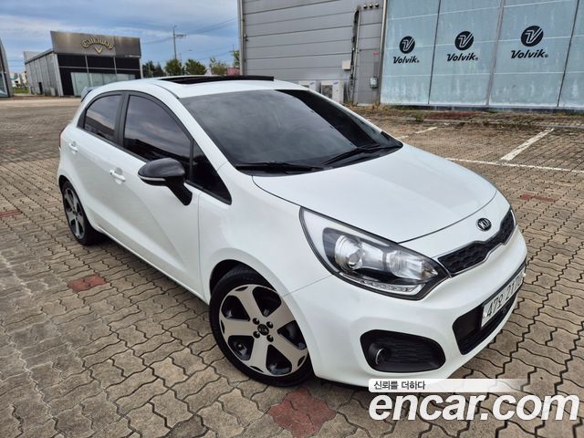 Kia Pride 1.6 GDI Hatchback Prestige 2014 — фото 5