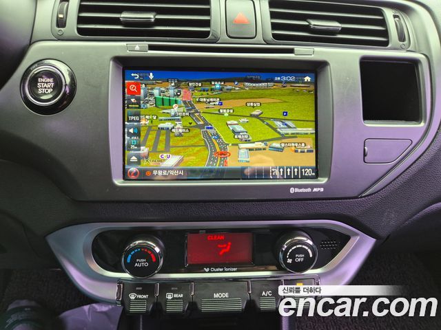 Kia Pride 1.6 GDI Hatchback Prestige 2014 — фото 16