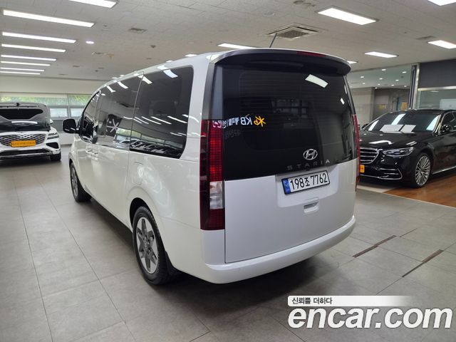 Hyundai Staria Tourer 9-Seater Modern 2023 — фото 2