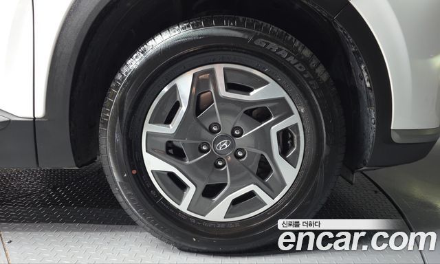 Hyundai Santa Fe HEV 1.6 2WD Prestige 2023 — фото 21