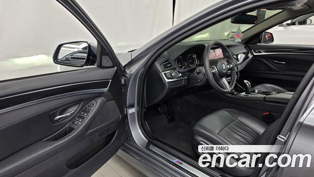 BMW 5 Series (F10) 530d xDrive M Aero Dynamic 2016 — фото 10
