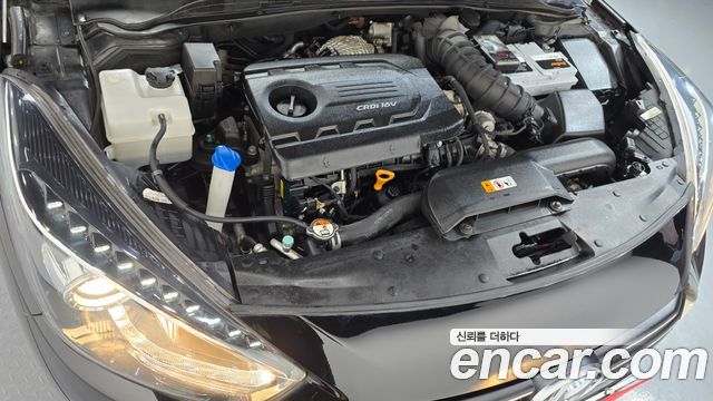 Hyundai i40 Saloon 1.7 VGT YOUNIQUE 2016 — фото 6