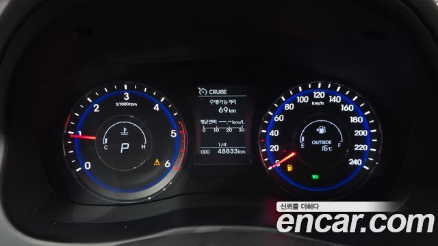 Hyundai i40 Saloon 1.7 VGT YOUNIQUE 2016 — фото 8