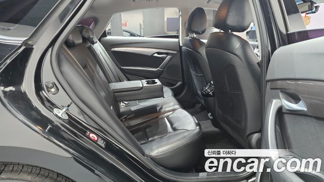 Hyundai i40 Saloon 1.7 VGT YOUNIQUE 2016 — фото 11