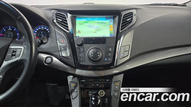 Hyundai i40 Saloon 1.7 VGT YOUNIQUE 2016 — фото 13