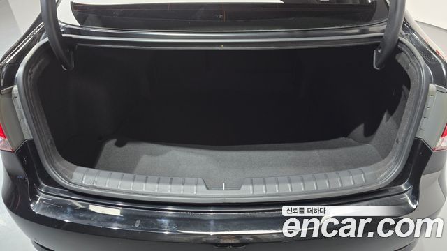 Hyundai i40 Saloon 1.7 VGT YOUNIQUE 2016 — фото 20