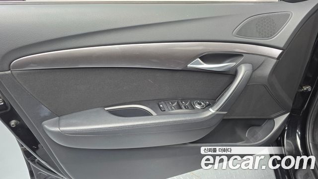 Hyundai i40 Saloon 1.7 VGT YOUNIQUE 2016 — фото 24