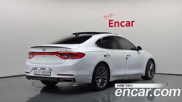 Hyundai Grandeur (IG) 3.0 Exclusive Special 2017 — фото 2