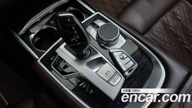 BMW 7 Series (G11) 740Li xDrive M Sport Package 2021 — фото 9