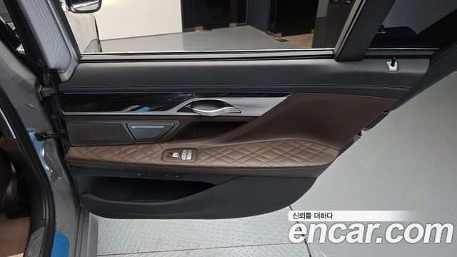 BMW 7 Series (G11) 740Li xDrive M Sport Package 2021 — фото 25
