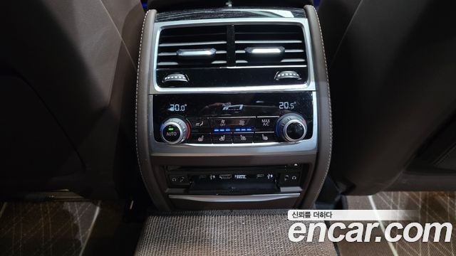 BMW 7 Series (G11) 740Li xDrive M Sport Package 2021 — фото 32