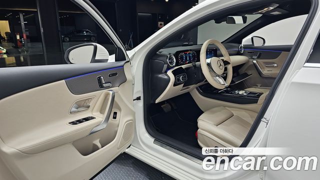 Mercedes-Benz A-Class (W177) A220 Sedan 2025 — фото 10