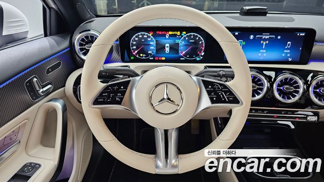 Mercedes-Benz A-Class (W177) A220 Sedan 2025 — фото 13