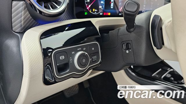 Mercedes-Benz A-Class (W177) A220 Sedan 2025 — фото 16