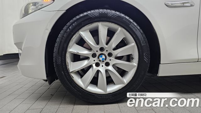 BMW 5 Series (F10) 528i xDrive 2013 — фото 5