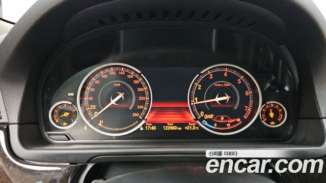 BMW 5 Series (F10) 528i xDrive 2013 — фото 8