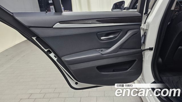 BMW 5 Series (F10) 528i xDrive 2013 — фото 25