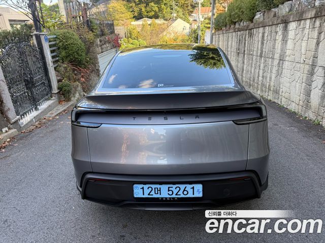 Tesla Model Y Long Range AWD 2025 — фото 4